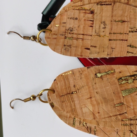 BROKEN HEART EARRINGS - Picture 3 of 7